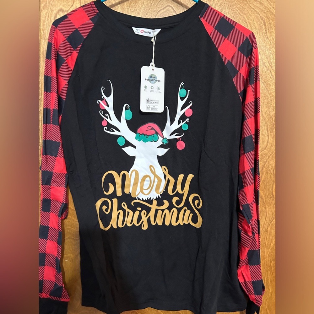 NWT women’s size L Christmas pjs.